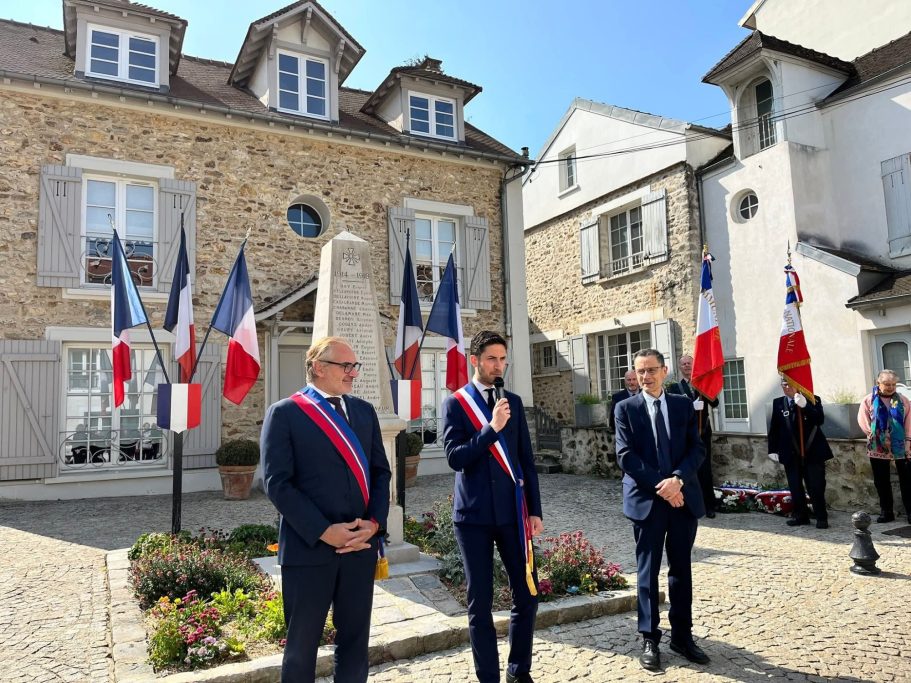 Cérémonie à L'Etang-la-ville