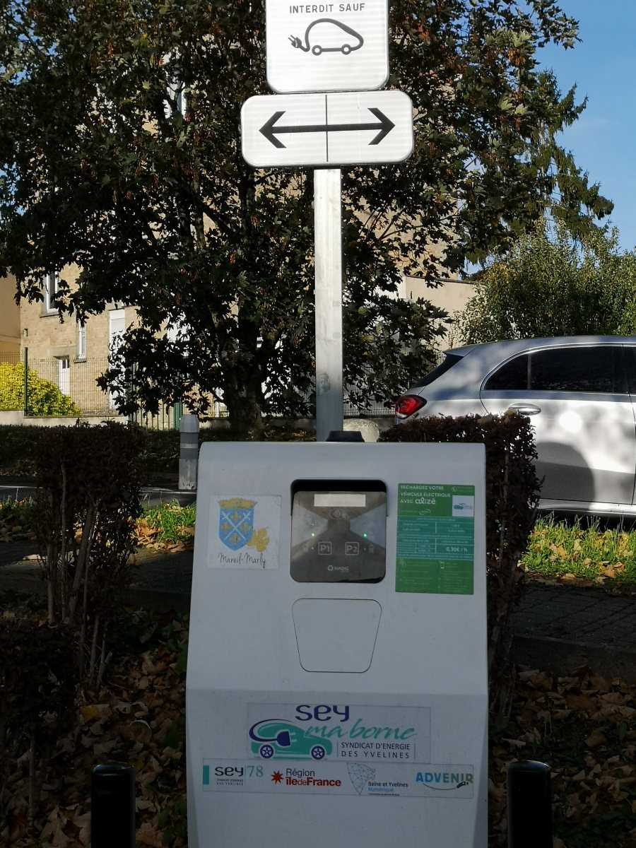 Borne recharge électrique